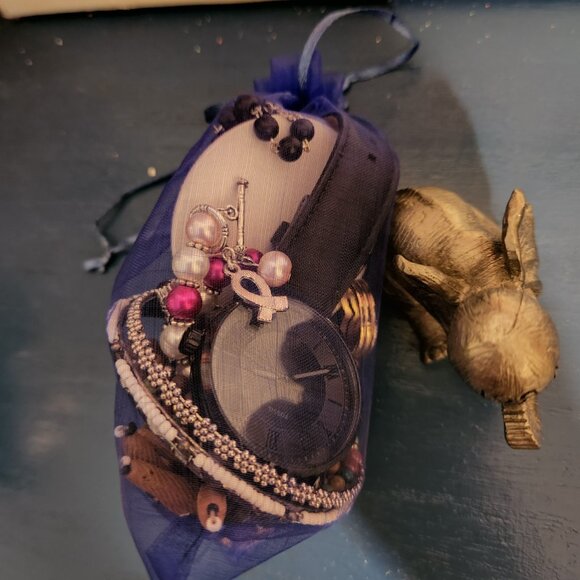 Mystery Jewelry drawstring bag 15+ wearable items| No broken pieces| Silver Tone - Picture 3 of 5